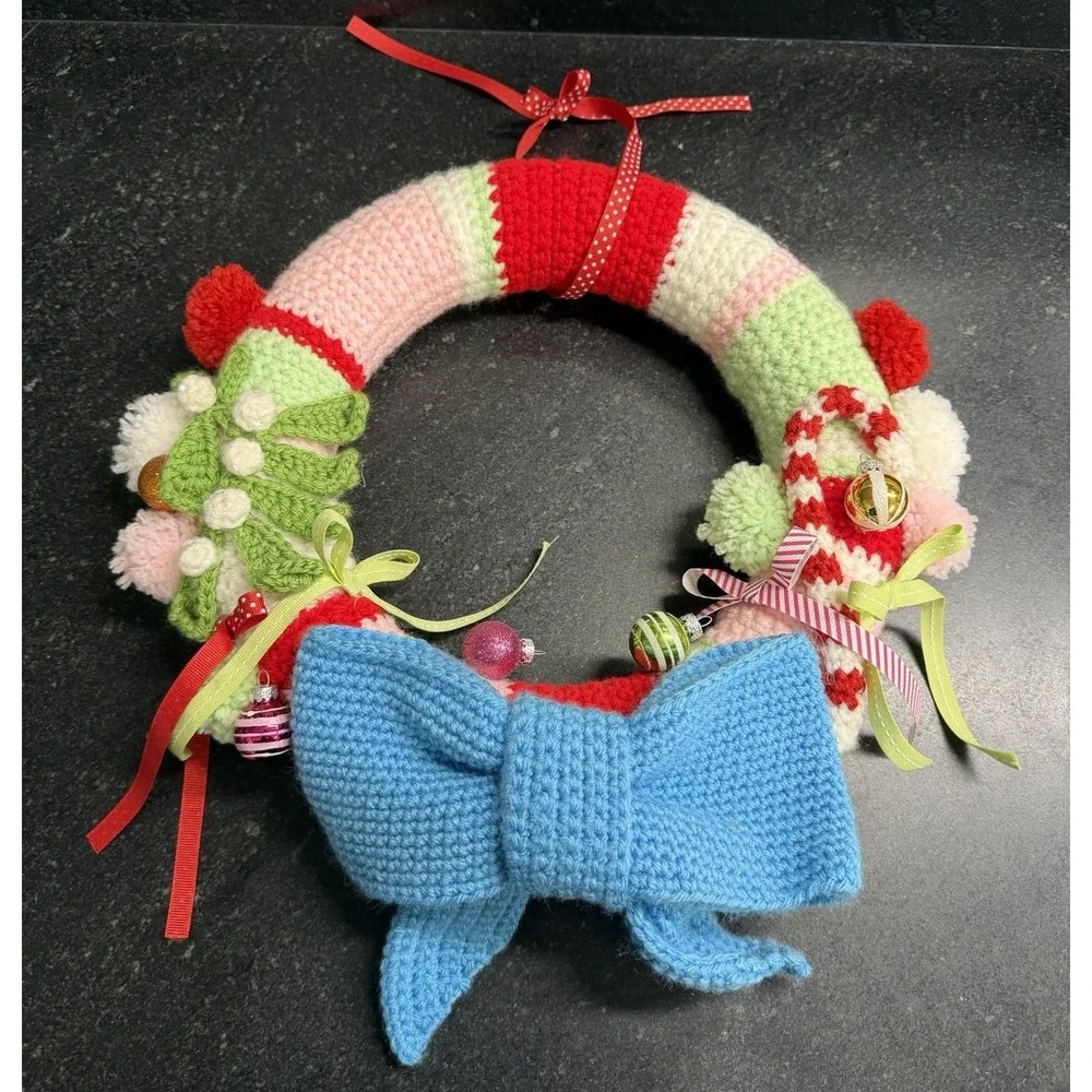 Vtg‎ Handmade Crocheted Christmas Wreath Wall Hanging 13